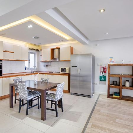 Seafront Apartment-Hosted By Sweetstay Pietà Exteriör bild
