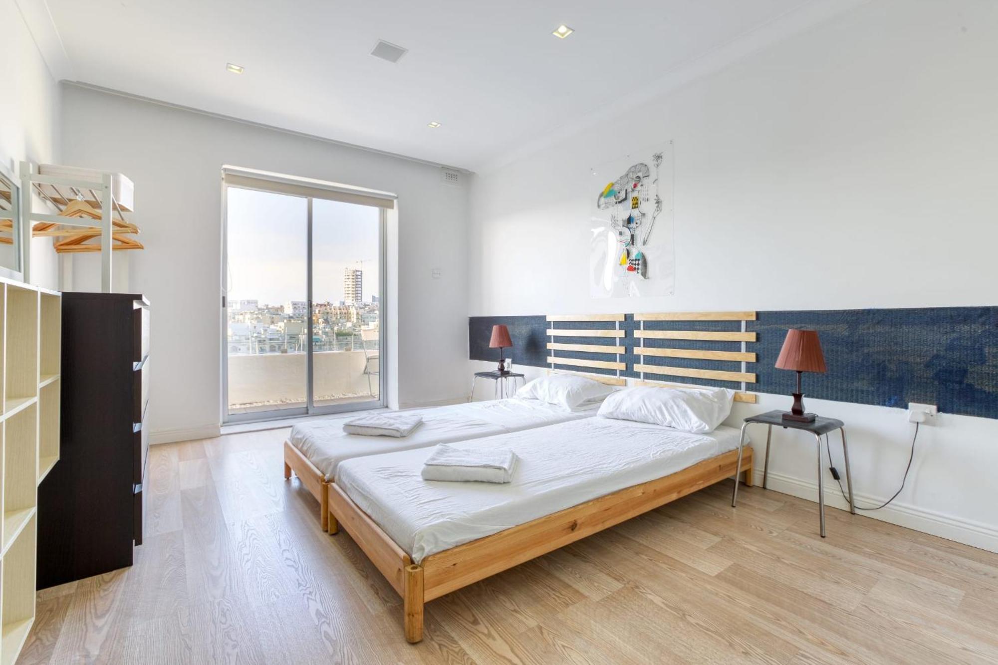 Seafront Apartment-Hosted By Sweetstay Pietà Exteriör bild