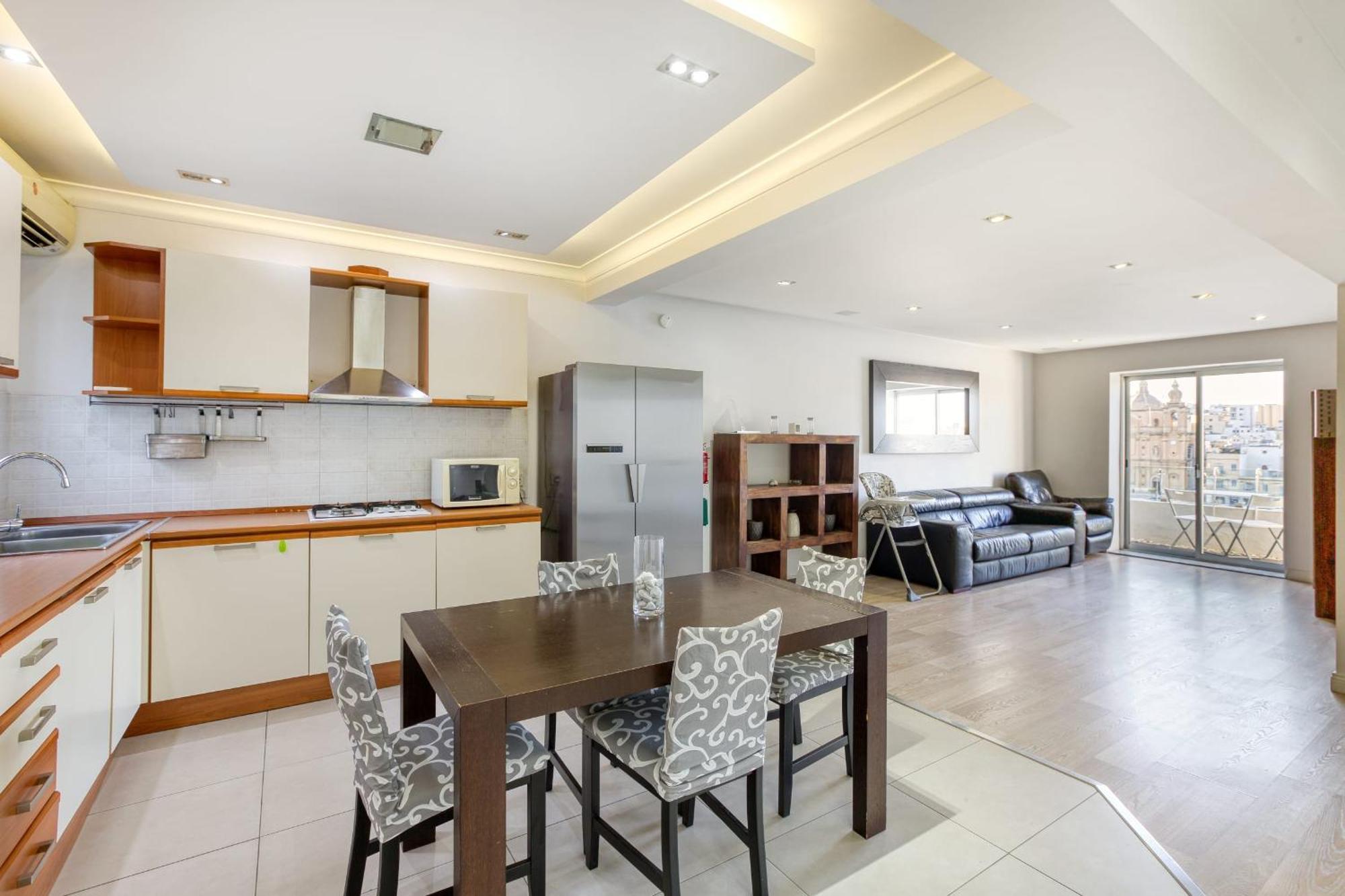Seafront Apartment-Hosted By Sweetstay Pietà Exteriör bild
